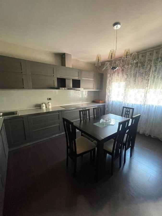 Luxury Apartment City Centre Tirana Exterior photo