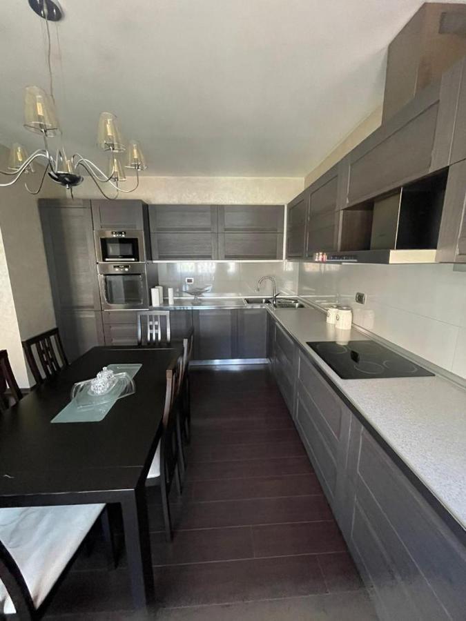 Luxury Apartment City Centre Tirana Exterior photo